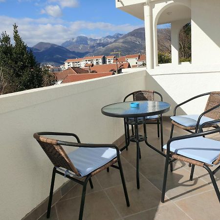 טיווט Apartments Jadran מראה חיצוני תמונה