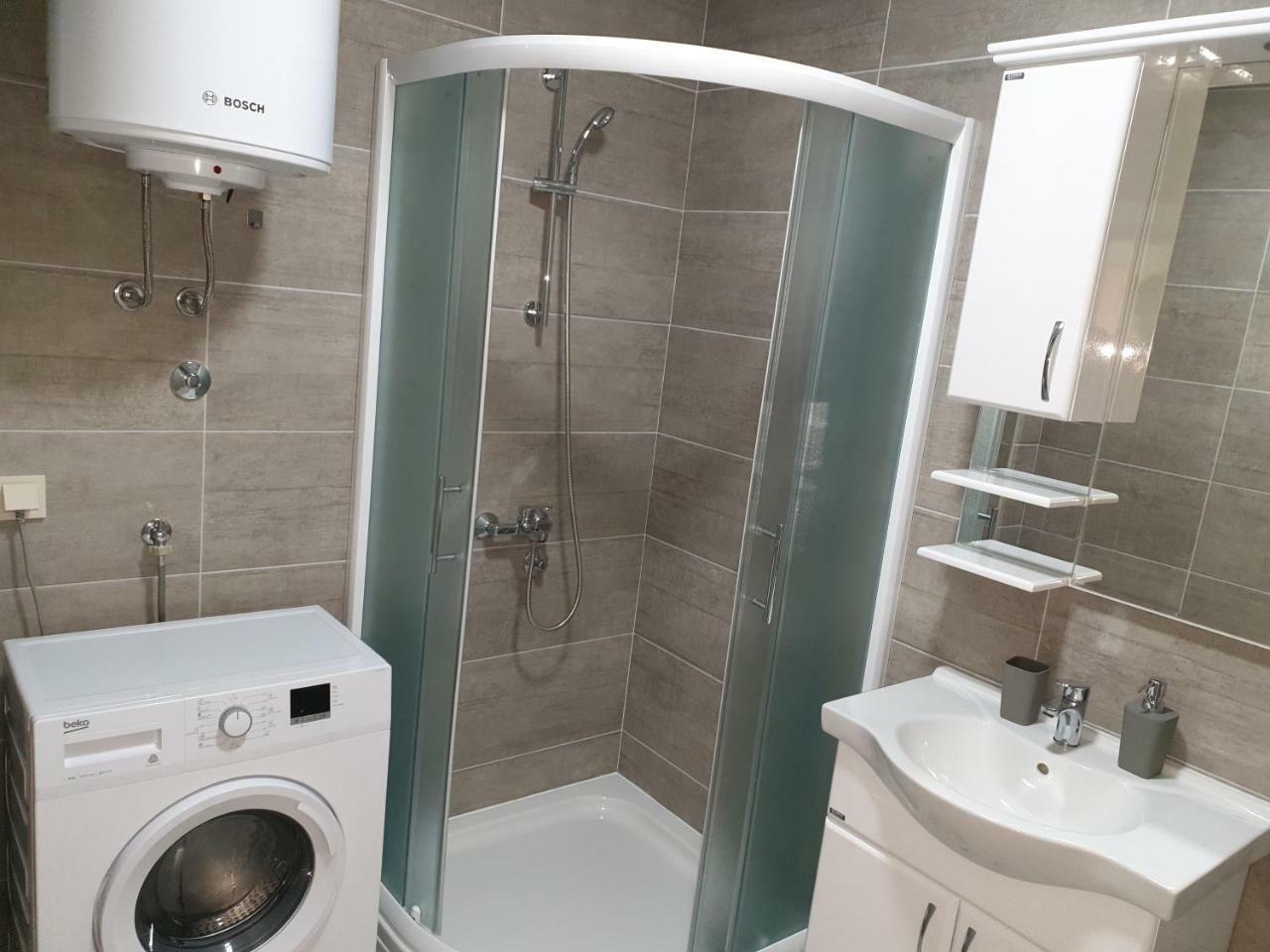 טיווט Apartments Jadran מראה חיצוני תמונה