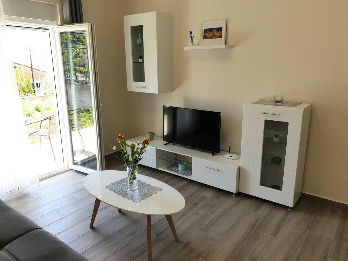 טיווט Apartments Jadran מראה חיצוני תמונה