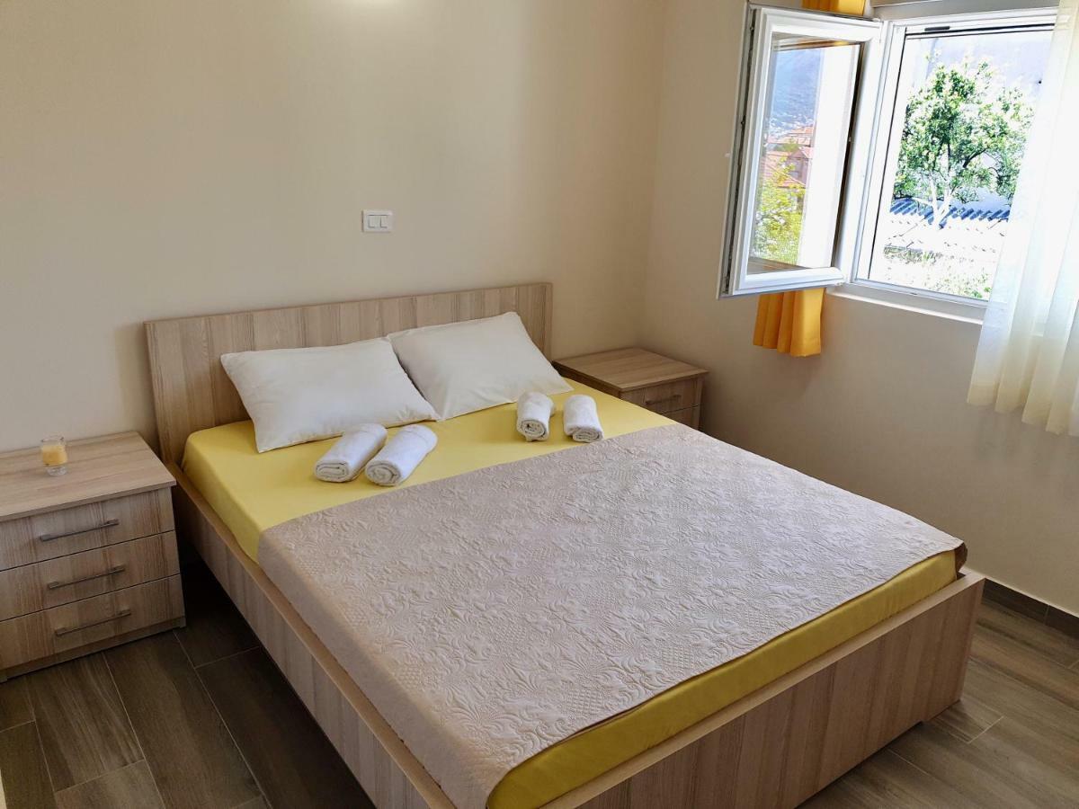 טיווט Apartments Jadran מראה חיצוני תמונה